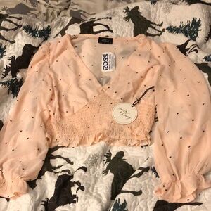 I’m selling a Brand New Milk & Honey Blouse￼🩷